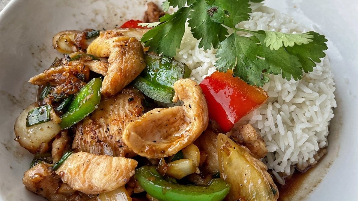 35. Lemongrass Chicken or Beef 🌶️.