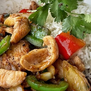 35. Lemongrass Chicken or Beef 🌶️