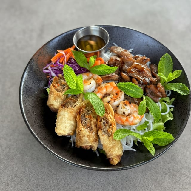 24. Signature Combo Vermicelli Lemongrass Beef.